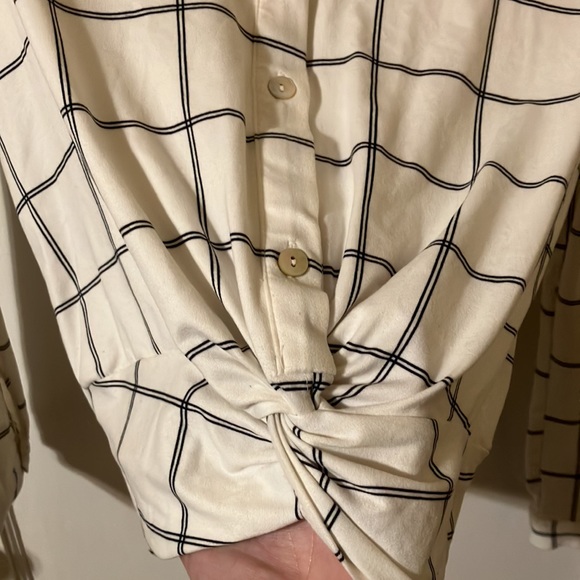 Plush Soft button down - Picture 2 of 4